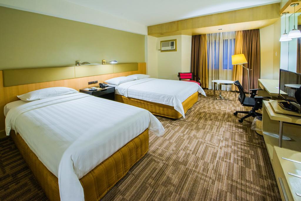 L'Fisher Hotel Bacolod Habitación foto
